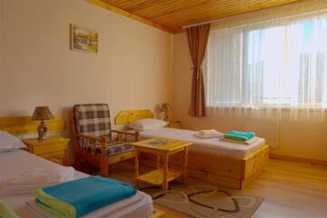Фото номера Трехместный номер Гостевой дом Guest House Edelweiss г. Говедарци 5