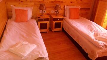 Фото номера Люкс с 2 спальнями Гостевой дом Guest House Edelweiss г. Говедарци 3