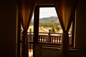 Фото номера Двухместный номер с 1 кроватью или 2 отдельными кроватями Отель Family Hotel Krusharskata Kashta г. Говедарци 4