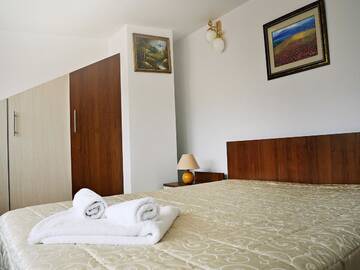 Фото номера Полулюкс с балконом Отель Family Hotel Miglena г. Говедарци 2